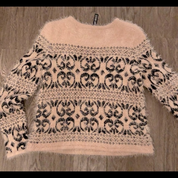 Long Sleeve Casual Sweatshirt - Picture 2 of 2